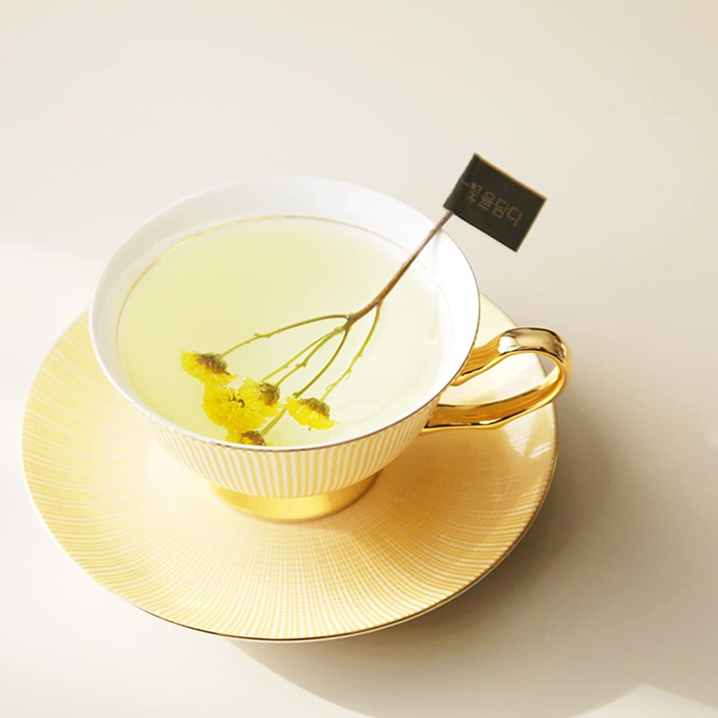 KKOKDAM Tea Gift Set - Chrysanthemum Blooming Tea Flowers - Fancy Korean Gifts For Teas Lovers - 5 Premium Flower Sticks