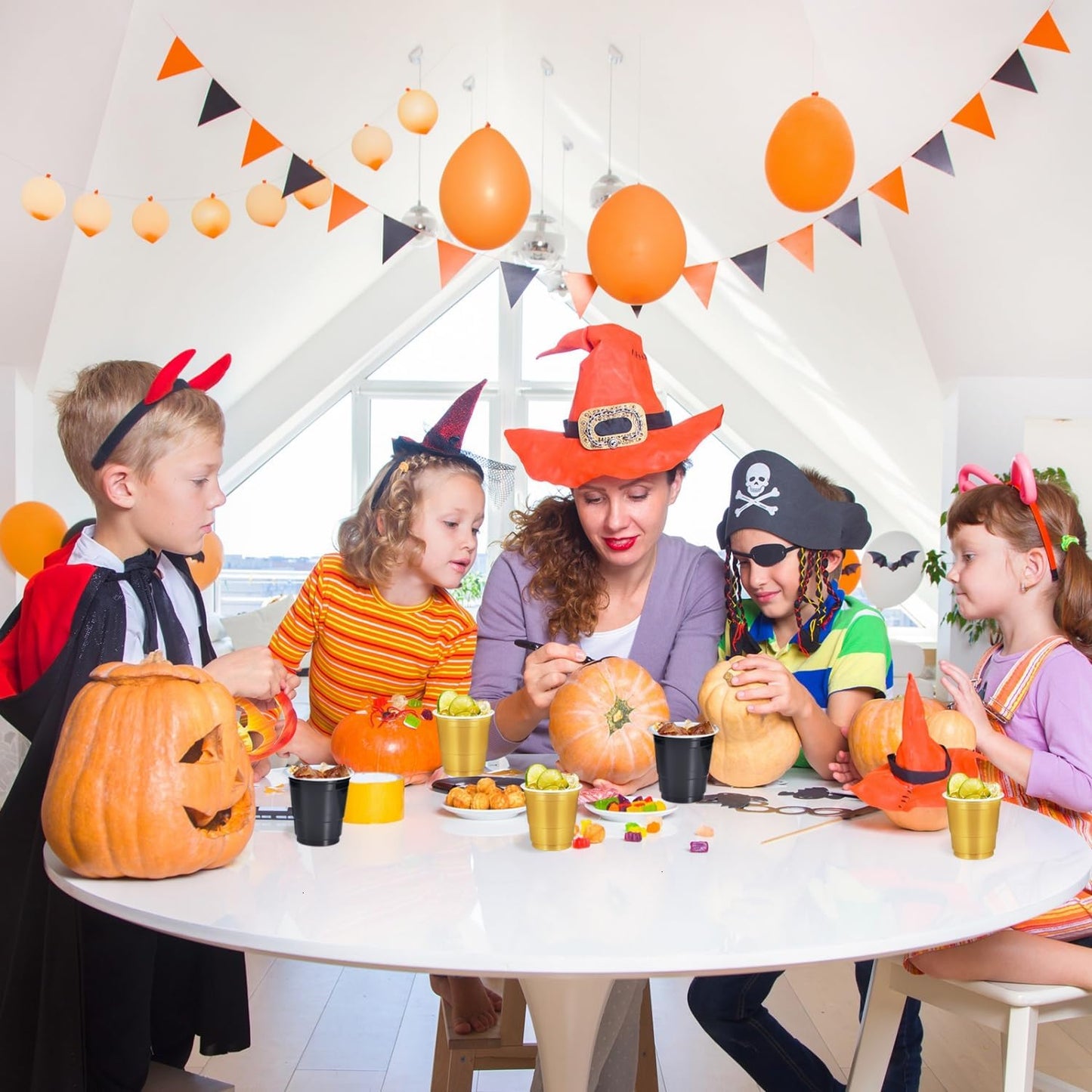 100 Pack 2 oz Plastic Shot Glasses Disposable Shot Cups, Mini 2oz Party Cups for Graduation, Christmas, Birthday, Wedding, Bachelorette Party (Gold, Black)