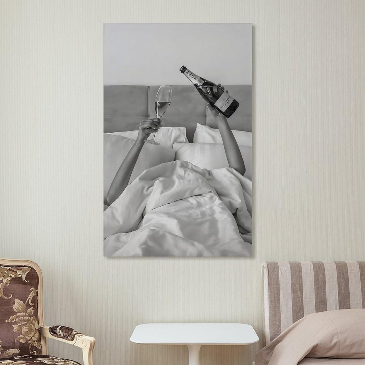 Black And White Vintage Alcohol Wall Art Trendy Bar Cart Poster Woman Drinking on Bed Canvas Print Poster, Wall Art Decoration For Girls Room, Kitchen, Living Room, Bedroom 08x12inch(20x30cm)