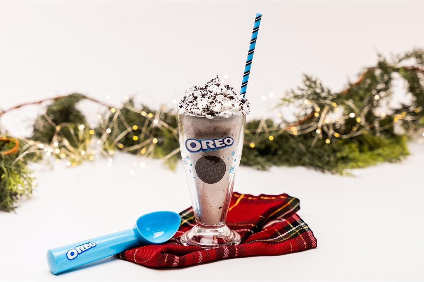 Oreo Milkshake Gift Set, Includes Oreo® Cookie Pieces, 2 Glass Cups, 2 Straws & Ice Cream Scoop, Dessert Kit & Gift Idea, by Frankford Candy