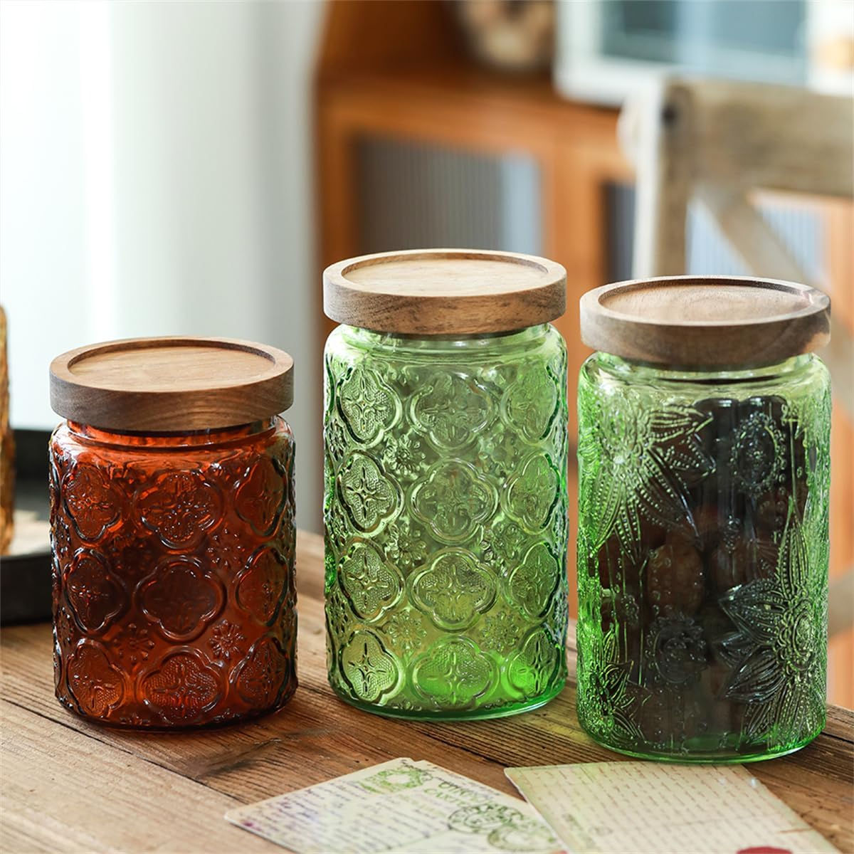 ANSQU Set of 2 Vintage Glass Storage Containers, Green Glass Jars with Wooden Lids, 34 FL OZ Decorative Jars for Kitchen Storage Cabinets for Coffee, Jam, Candy, Cookie (Green Begonia)
