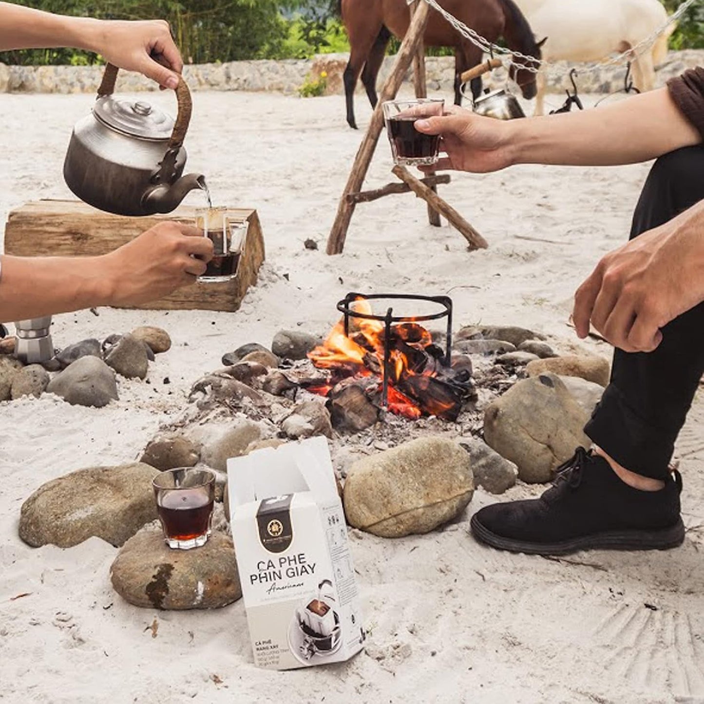 TRUNG NGUYEN LEGEND FUSION BLEND Signature Hand Drip Coffee Bag, Single-Served Pour Over Coffee, Portable Filter Bag for Travelling, Camping, Rich Flavourful Taste (10 Packets/Box)