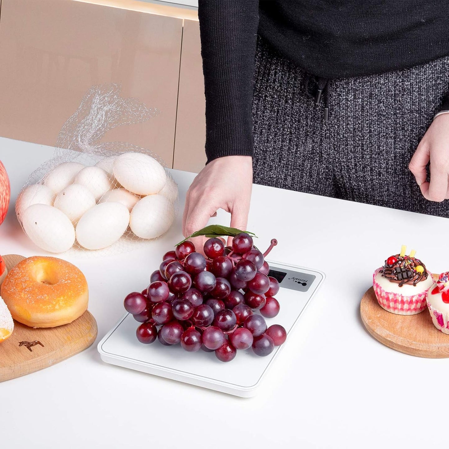 Digital Food Scale, Kitchen Scale for Cooking, Baking, and Weight Loss, 1g/0.03oz Precise Graduation, Tempered Glass （White）